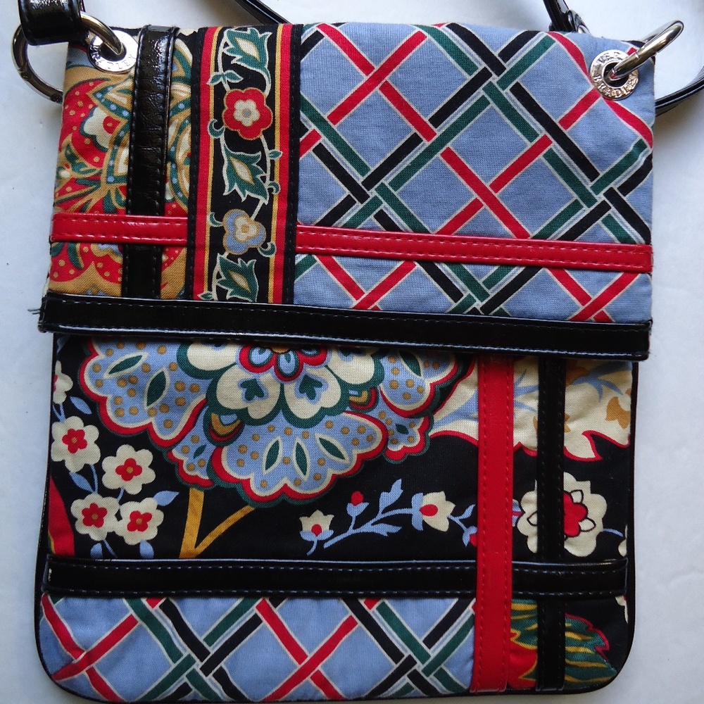 VERA BRADLEY crossbody floral bag.